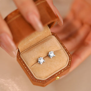 925 Sterling Silver Fashion Simple Heart Shape Stud Earrings with Cubic Zirconia