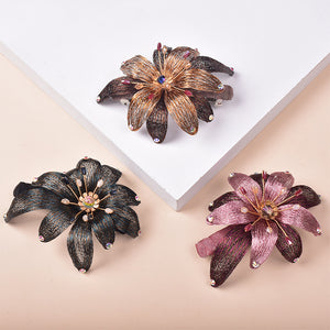 Fashion and Elegant Golden Flower Hair Slides