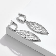 Load image into Gallery viewer, Fashion Elegant Hollow Pattern Leaf Earrings