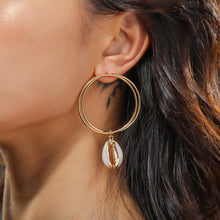 Load image into Gallery viewer, Simple Personality Plated Gold Shell Geometric Circle Earrings